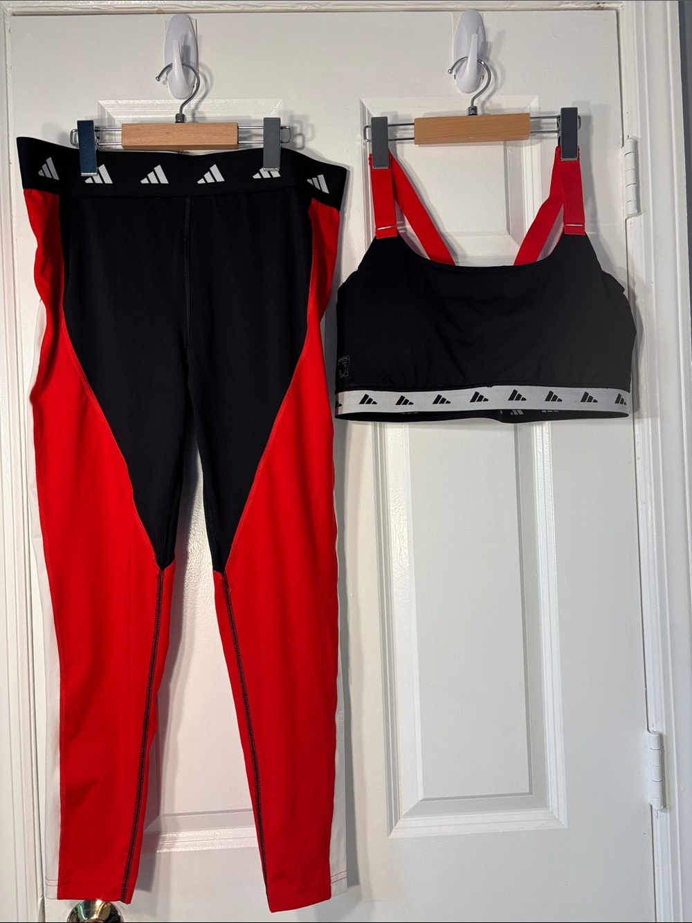 Adidas Women’s XL 2-Piece Workout Set Leggings & Sports Bra Black Red